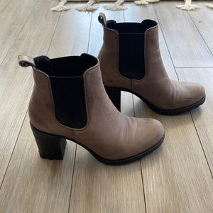 Heeled Chelsea Boots